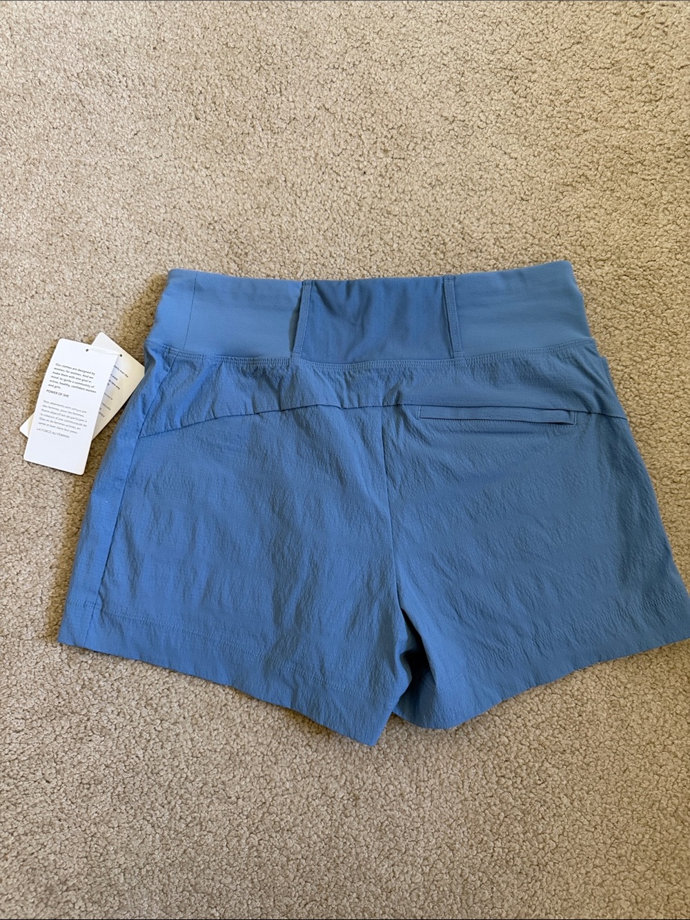NWT Athleta Trekkie North Short w zip pockets Athletic Shorts size 4 - Picture 4 of 4